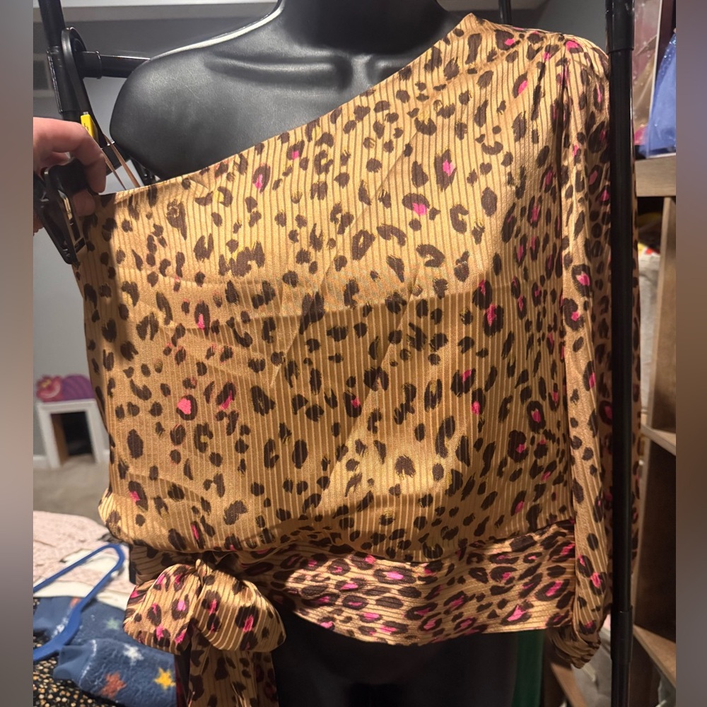 EXPRESS Leopard Print One-Shoulder Top